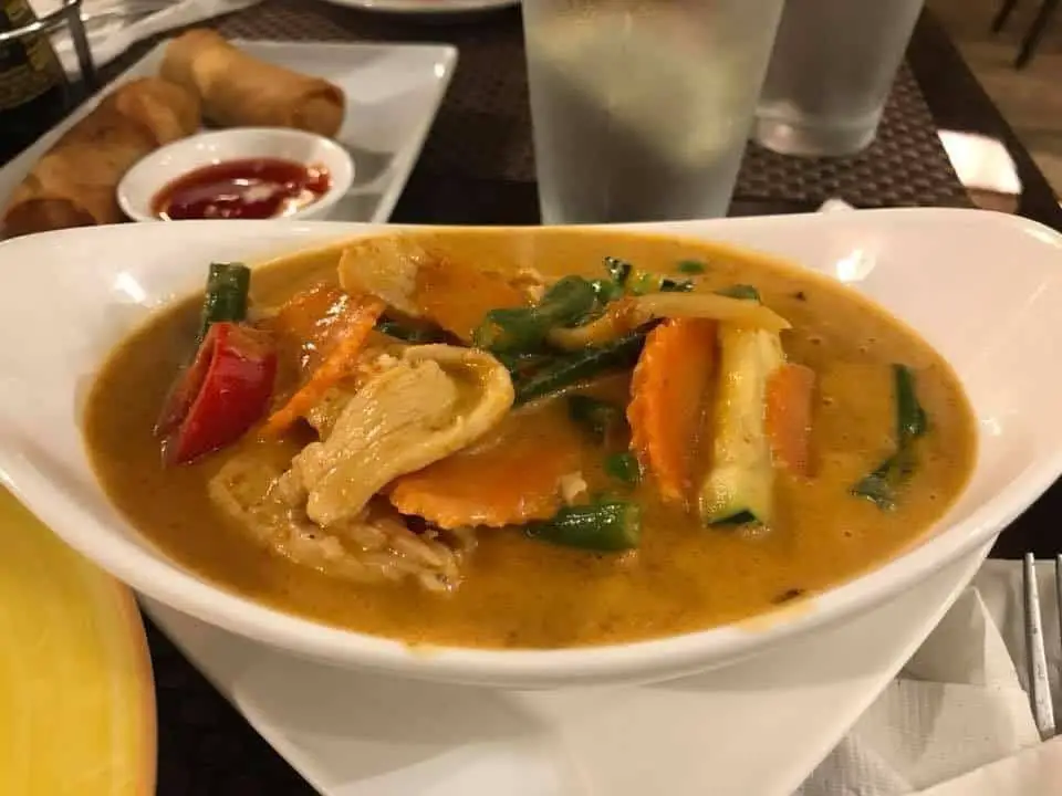 2500 calorie diet thai curry meal chicken