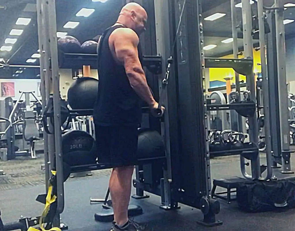 Triceps single cable pressdowns finish