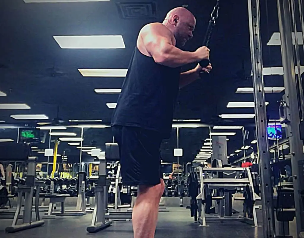 Triceps Rope pressdowns start