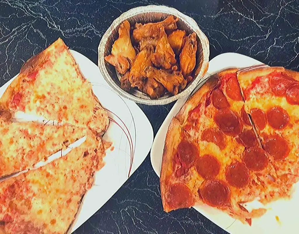 Food - cheat meal pizza and wings
