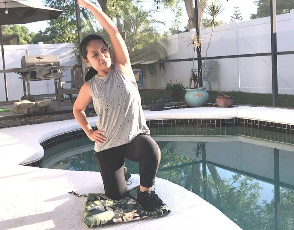 hip flexor stretch - woman