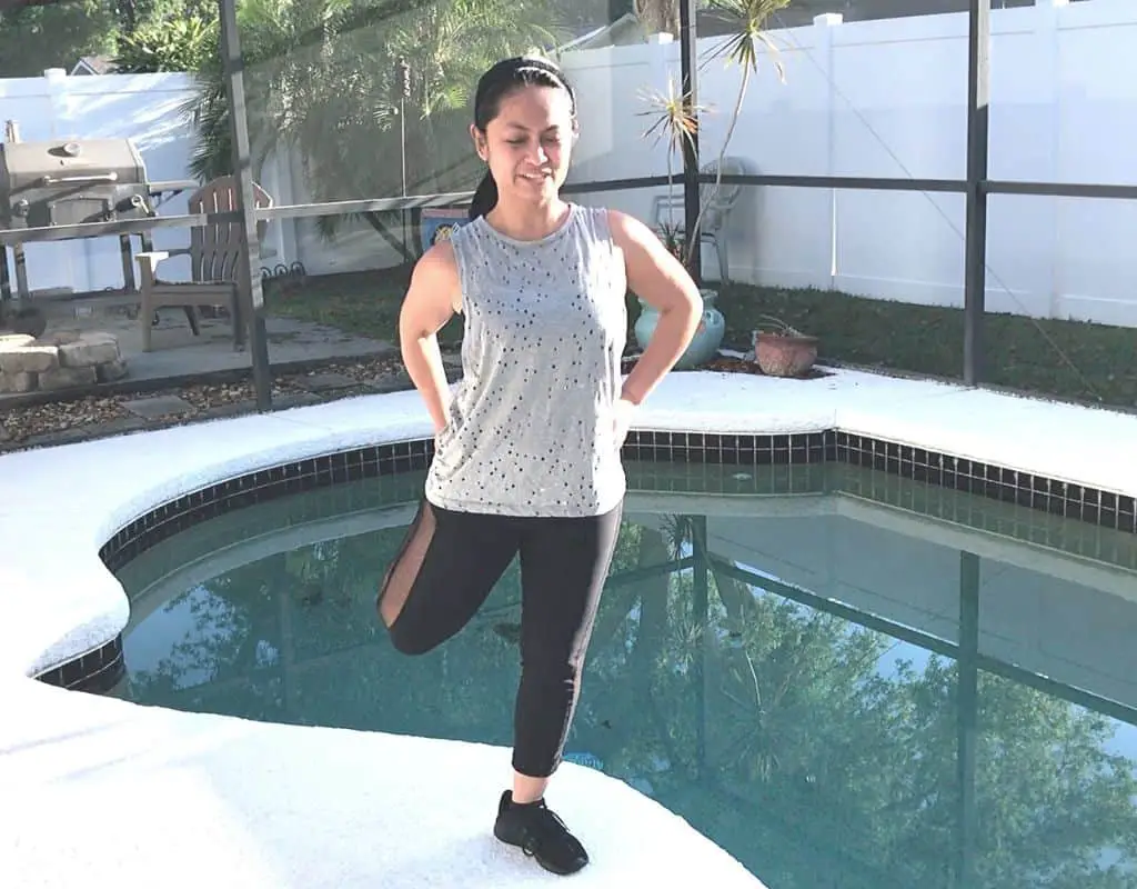 quad stretch - woman