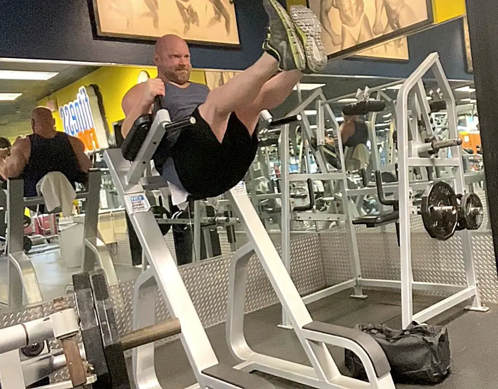 Abs - Leg Raises on dip machine